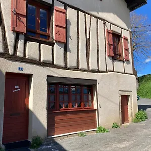  Hébergement de vacances Chez Stella 1 Piece Canape Lit Deux Personnes, Cuisine, Sdb Separee